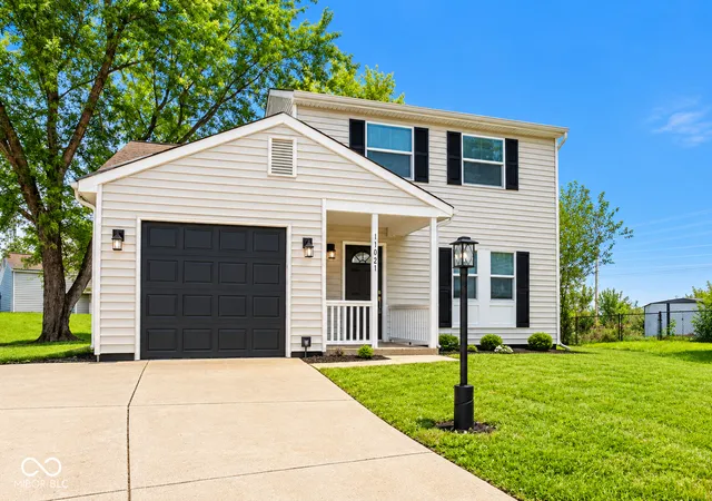 Photo 1 of Single family home for sale at 11021 E Amburg Ct, Indianapolis, IN 46235 | MLS# 22124600 | Listing updated on 2026-09-30