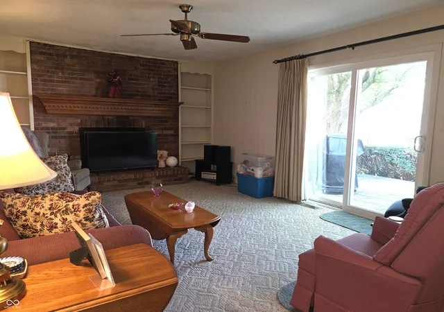 Photo 2 of Single family home for sale at 1581 Crest Dr, Shelbyville, IN 46176 | MLS# 22124602 | Listing updated on 2026-09-28