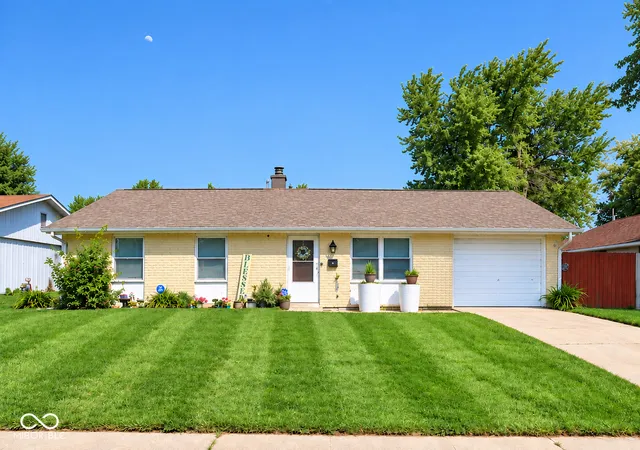 Photo 1 of Single family home for sale at 9944 Catalina Dr, Indianapolis, IN 46235 | MLS# 22124605 | Listing updated on 2026-10-20