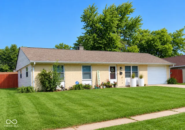 Photo 2 of Single family home for sale at 9944 Catalina Dr, Indianapolis, IN 46235 | MLS# 22124605 | Listing updated on 2026-10-20