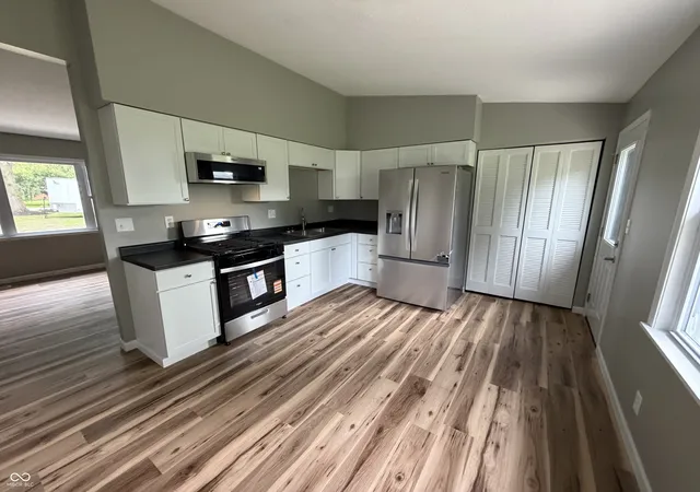 Photo 3 of Single family home for sale at 814 Earl Ave, Middletown, IN 47356 | MLS# 22124610 | Listing updated on 2026-09-06