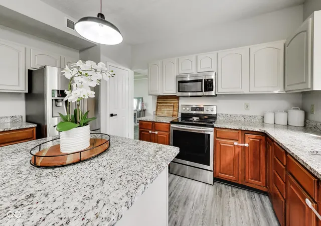 Photo 3 of Single family home for sale at 14561 Waverly Dr, Carmel, IN 46033 | MLS# 22124619 | Listing updated on 2026-09-06