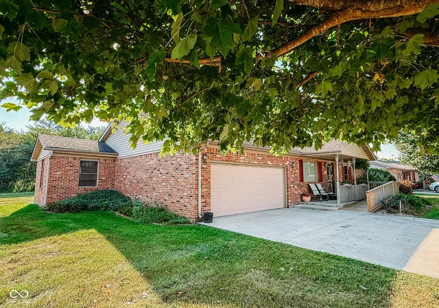 Photo 4 of Condo for sale at 70 N Deer Cliff Dr, Crawfordsville, IN 47933 | MLS# 22124624 | Listing updated on 2026-09-18