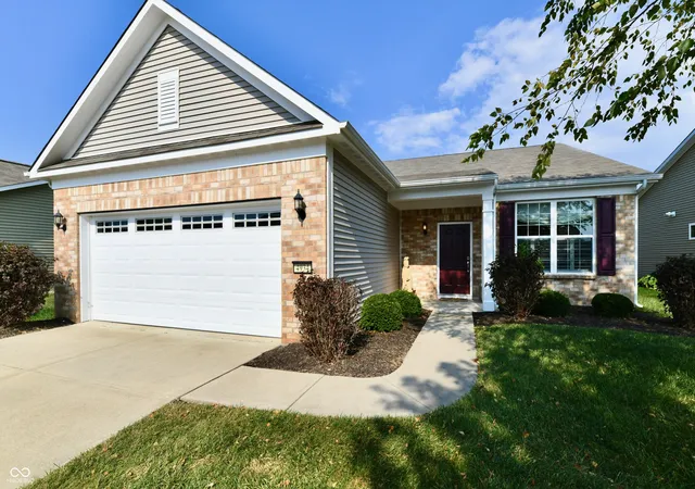 Photo 2 of Single family home for sale at 4934 Lilium Dr, Plainfield, IN 46168 | MLS# 22124630 | Listing updated on 2026-09-14