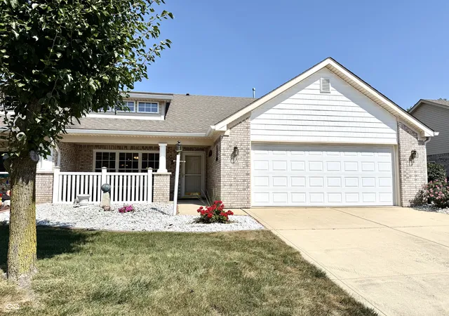 Photo 1 of Single family home for sale at 1059 Hilltop Cmns Blvd, Whiteland, IN 46184 | MLS# 22124637 | Listing updated on 2026-09-05