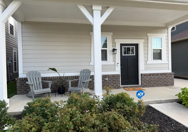 Photo 3 of Sale Pending at 6939 Pickett Pl, Carmel, IN 46033 | MLS# 22124650 | Listing updated on 2026-10-25