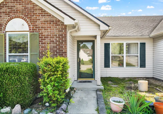Photo 2 of Single family home for sale at 5462 Montavia Cir, Indianapolis, IN 46239 | MLS# 22124651 | Listing updated on 2026-09-12