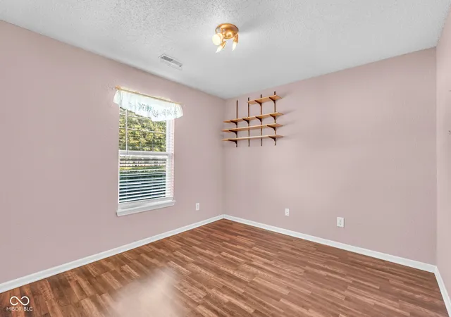 Photo 4 of Single family home for sale at 5462 Montavia Cir, Indianapolis, IN 46239 | MLS# 22124651 | Listing updated on 2026-09-12