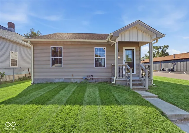 Photo 2 of Single family home for sale at 858 Miller Ave, Shelbyville, IN 46176 | MLS# 22124658 | Listing updated on 2026-09-07