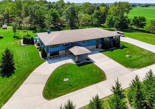 Photo 2 of Mansion for sale at 1705 W 246th Street, Sheridan, IN 46069 | MLS# 22124671 | Listing updated on 2026-10-10