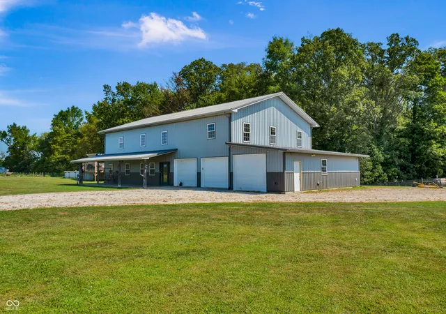 Photo 1 of Single family home for sale at 1975 S County Rd 800 W, North Vernon, IN 47265 | MLS# 22124675 | Listing updated on 2026-09-07