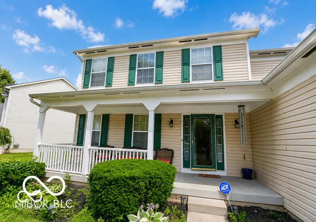 Photo 2 of Sale Pending at 2224 Gradison Dr, Indianapolis, IN 46214 | MLS# 22124679 | Listing updated on 2026-10-01
