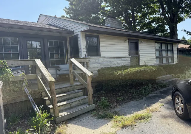 Photo 1 of Sale Pending at 3341 E Edgewood Ave, Indianapolis, IN 46227 | MLS# 22124680 | Listing updated on 2026-09-08