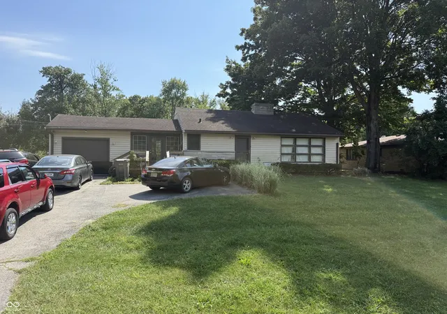 Photo 13 of Sale Pending at 3341 E Edgewood Ave, Indianapolis, IN 46227 | MLS# 22124680 | Listing updated on 2026-09-08