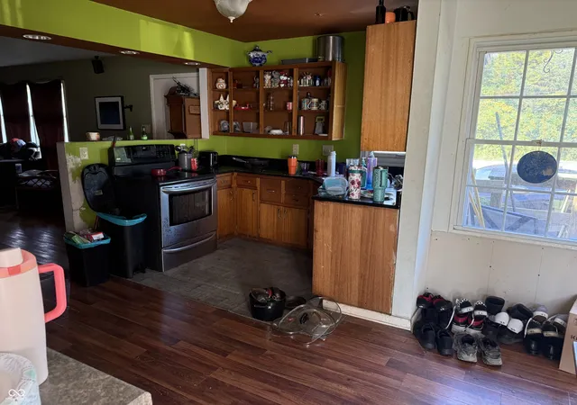 Photo 3 of Sale Pending at 3341 E Edgewood Ave, Indianapolis, IN 46227 | MLS# 22124680 | Listing updated on 2026-09-08