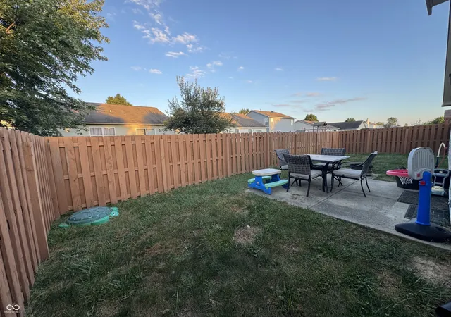 Photo 3 of Single family home for sale at 155 Thistlewood Dr, Greenfield, IN 46140 | MLS# 22124686 | Listing updated on 2026-09-21