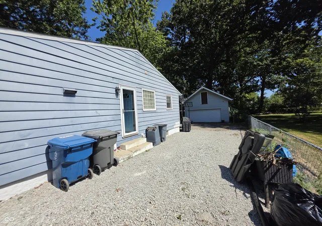 Photo 2 of Single family home for sale at 915 Belmar Ave, Indianapolis, IN 46219 | MLS# 22124694 | Listing updated on 2026-09-12