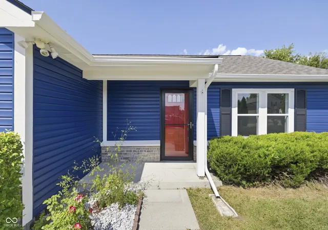 Photo 2 of Sale Pending at 3026 Briarchase Ct, Indianapolis, IN 46268 | MLS# 22124698 | Listing updated on 2026-09-14