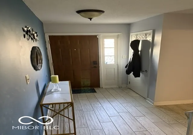 Photo 3 of Condo for sale at 927 Ardsley Dr, Indianapolis, IN 46234 | MLS# 22124704 | Listing updated on 2026-09-19