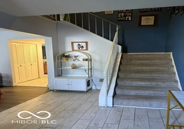 Photo 4 of Condo for sale at 927 Ardsley Dr, Indianapolis, IN 46234 | MLS# 22124704 | Listing updated on 2026-09-19