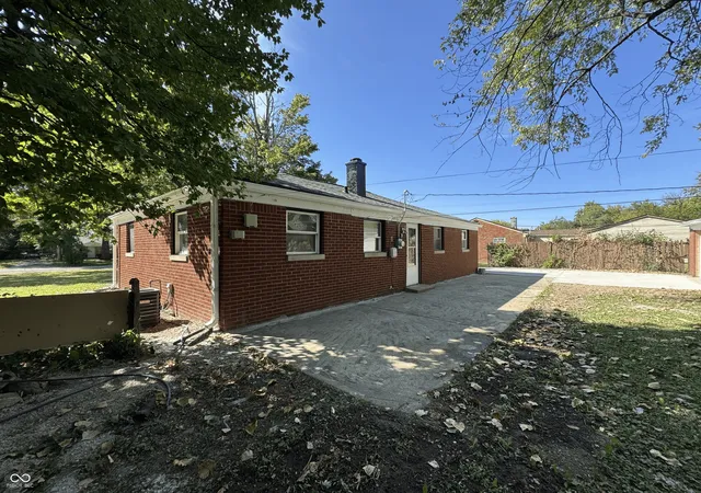 Photo 3 of Single family home for sale at 4209 Lesley Ave, Indianapolis, IN 46226 | MLS# 22124705 | Listing updated on 2026-10-01