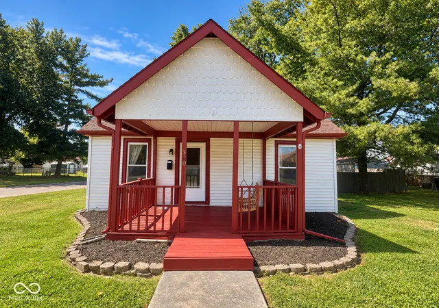 Photo 1 of Single family home for sale at 300 Franklin St, Edinburgh, IN 46124 | MLS# 22124723 | Listing updated on 2026-09-07