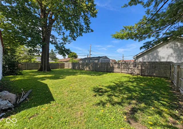 Photo 13 of Single family home for sale at 300 Franklin St, Edinburgh, IN 46124 | MLS# 22124723 | Listing updated on 2026-09-07