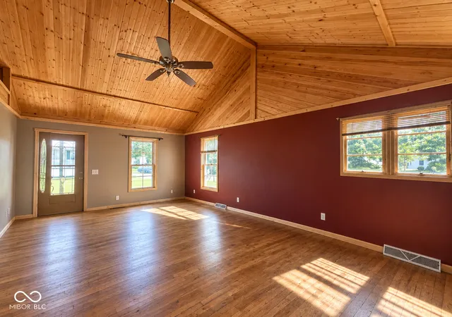 Photo 3 of Sale Pending at 300 Franklin St, Edinburgh, IN 46124 | MLS# 22124723 | Listing updated on 2026-09-18