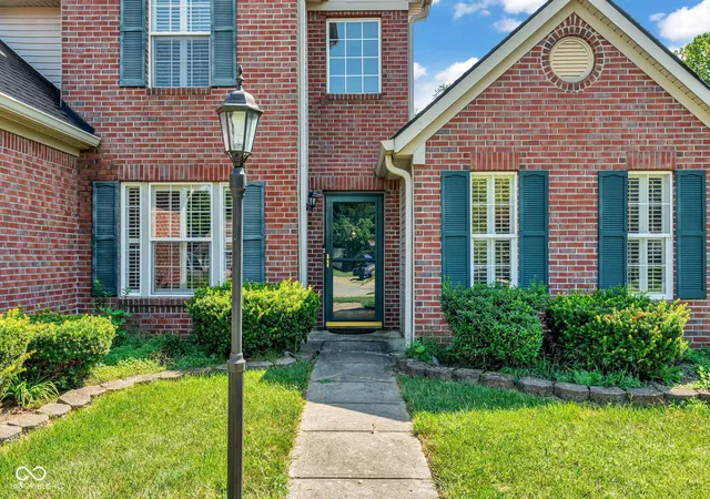 Photo 3 of Sale Pending at 216 Creekview Cir, Mooresville, IN 46158 | MLS# 22124731 | Listing updated on 2026-09-21