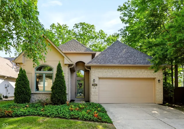 Photo 1 of Sale Pending at 870 Enclave Cir, Carmel, IN 46032 | MLS# 22124733 | Listing updated on 2026-09-13