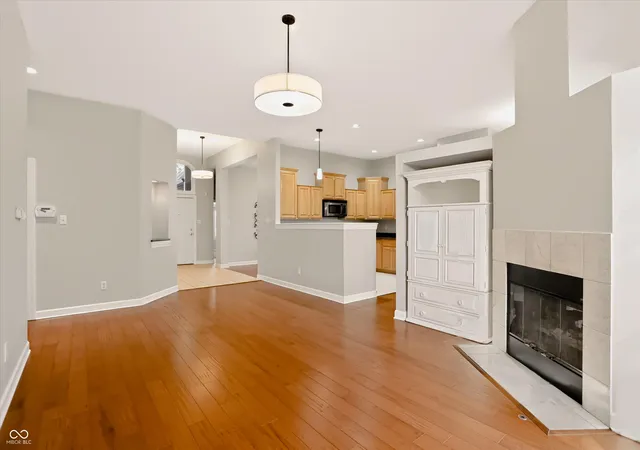 Photo 3 of Sale Pending at 870 Enclave Cir, Carmel, IN 46032 | MLS# 22124733 | Listing updated on 2026-09-13