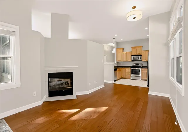 Photo 4 of Sale Pending at 870 Enclave Cir, Carmel, IN 46032 | MLS# 22124733 | Listing updated on 2026-09-13