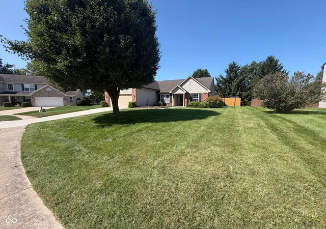 Photo 1 of Single family home for sale at 2018 Oakbrooke Ct, Avon, IN 46123 | MLS# 22124737 | Listing updated on 2026-09-18