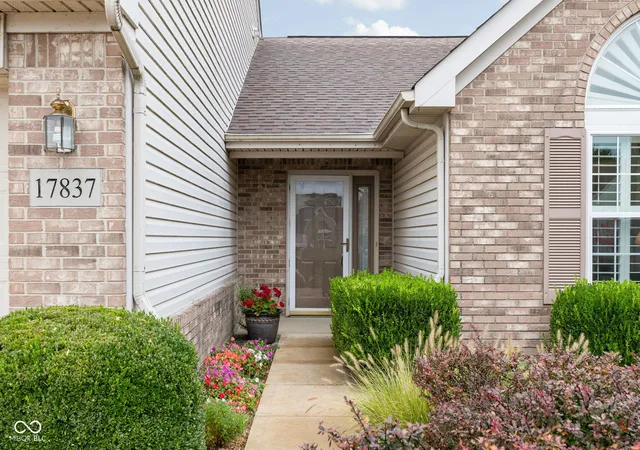 Photo 2 of Condo for sale at 17837 Crown Pointe Ct, Noblesville, IN 46062 | MLS# 22124738 | Listing updated on 2026-09-25