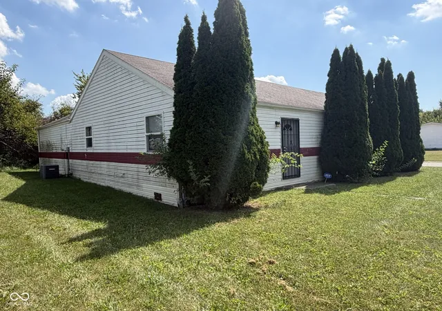 Photo 2 of Single family home for sale at 3927 N Wittfield, Indianapolis, IN 46235 | MLS# 22124744 | Listing updated on 2026-09-07