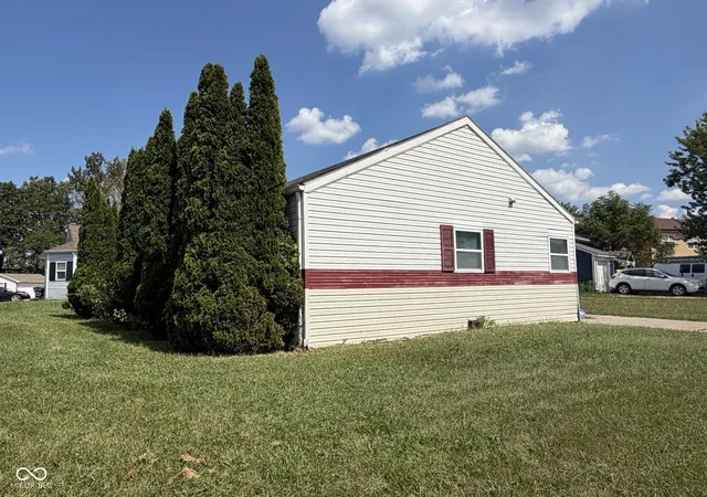 Photo 2 of Single family home for sale at 3927 N Wittfield, Indianapolis, IN 46235 | MLS# 22124744 | Listing updated on 2026-09-07
