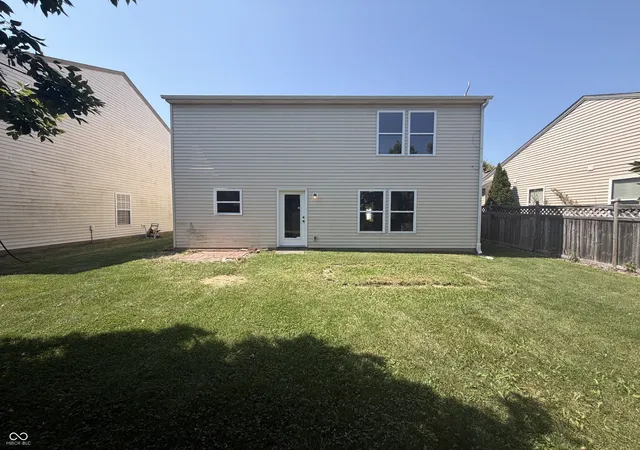 Photo 4 of Single family home for sale at 15294 Clear St, Noblesville, IN 46060 | MLS# 22124748 | Listing updated on 2026-10-01