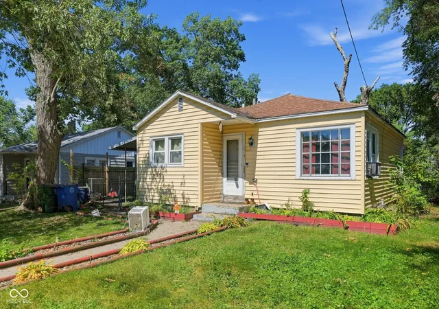 Photo 3 of Single family home for sale at 4008 Park Ave, Lake Station, IN 46405 | MLS# 22124755 | Listing updated on 2026-09-29