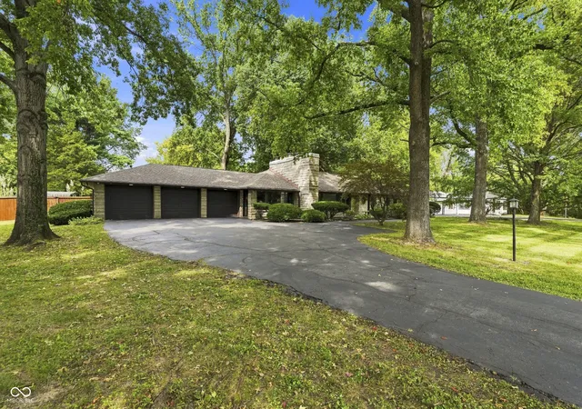 Photo 3 of Sale Pending at 5904 Allisonville Rd, Indianapolis, IN 46220 | MLS# 22124756 | Listing updated on 2026-09-24