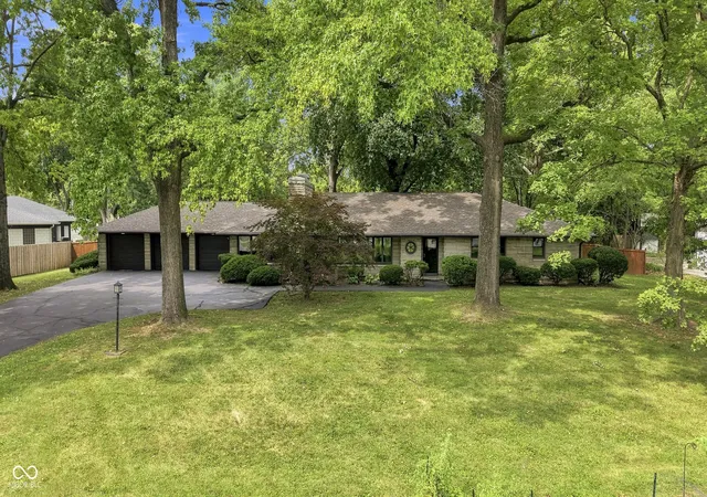 Photo 4 of Sale Pending at 5904 Allisonville Rd, Indianapolis, IN 46220 | MLS# 22124756 | Listing updated on 2026-09-24