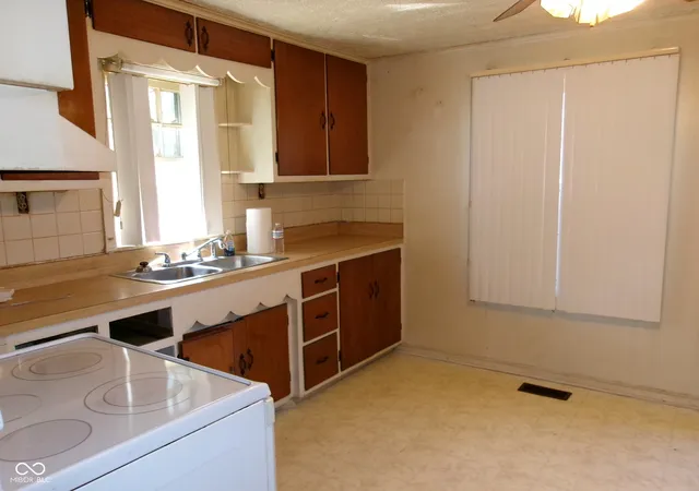 Photo 3 of Sale Pending at 540 S Rybolt Ave, Indianapolis, IN 46241 | MLS# 22124771 | Listing updated on 2026-09-22