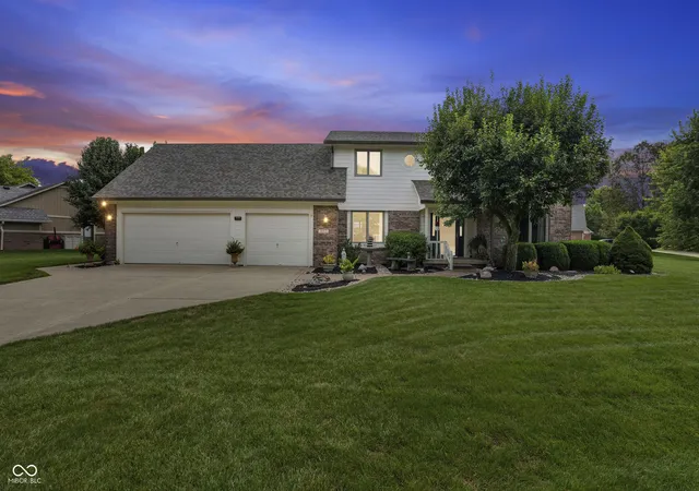 Photo 2 of Single family home for sale at 4182 Millstream Rd, Greenwood, IN 46143 | MLS# 22124779 | Listing updated on 2026-09-24