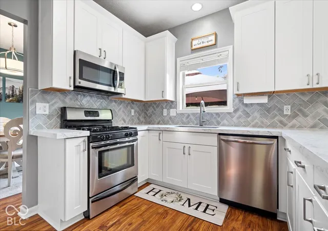 Photo 2 of Single family home for sale at 10774 Brixton Ln, Fishers, IN 46037 | MLS# 22124784 | Listing updated on 2026-09-25
