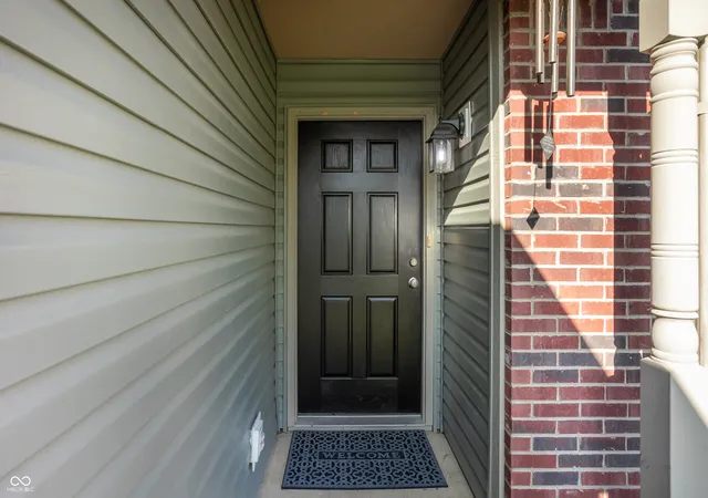 Photo 3 of Sale Pending at 1598 Kingen Dr, Greenfield, IN 46140 | MLS# 22124835 | Listing updated on 2026-09-20