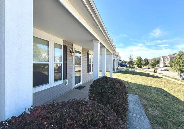 Photo 2 of Single family home for sale at 4687 Westchester Dr, Columbus, IN 47203 | MLS# 22124842 | Listing updated on 2026-10-06