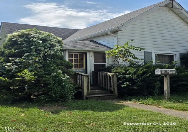 Single family home for sale at 411 E Elm St, Lebanon, IN 46052 | MLS# 22124852