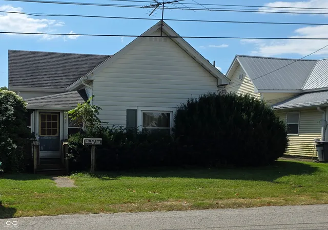 Photo 3 of Single family home for sale at 411 E Elm St, Lebanon, IN 46052 | MLS# 22124852 | Listing updated on 2026-10-07