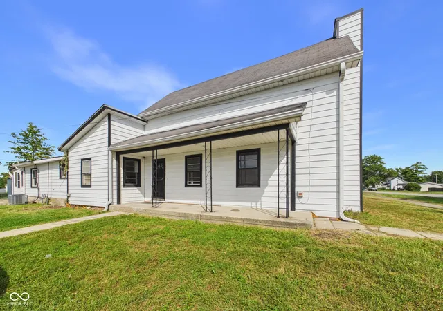 Photo 2 of Single family home for sale at 706 Walnut St, Frankton, IN 46044 | MLS# 22124862 | Listing updated on 2026-09-17