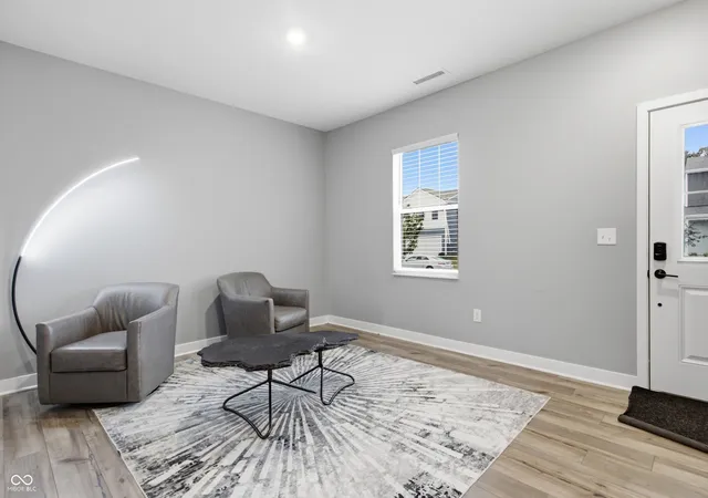 Photo 4 of Single family home for sale at 11816 Vale St, Indianapolis, IN 46235 | MLS# 22124876 | Listing updated on 2026-10-27