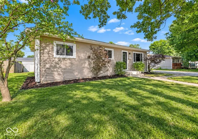 Photo 2 of Sale Pending at 2702 S Randolph St, Indianapolis, IN 46203 | MLS# 22124886 | Listing updated on 2026-09-21